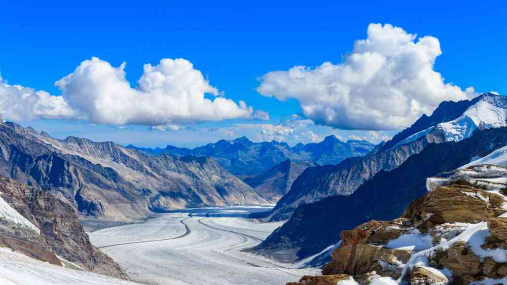 A snowy landscape