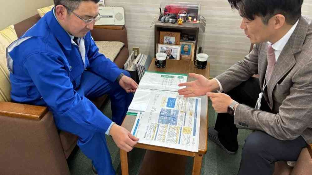Men discussing BCP development