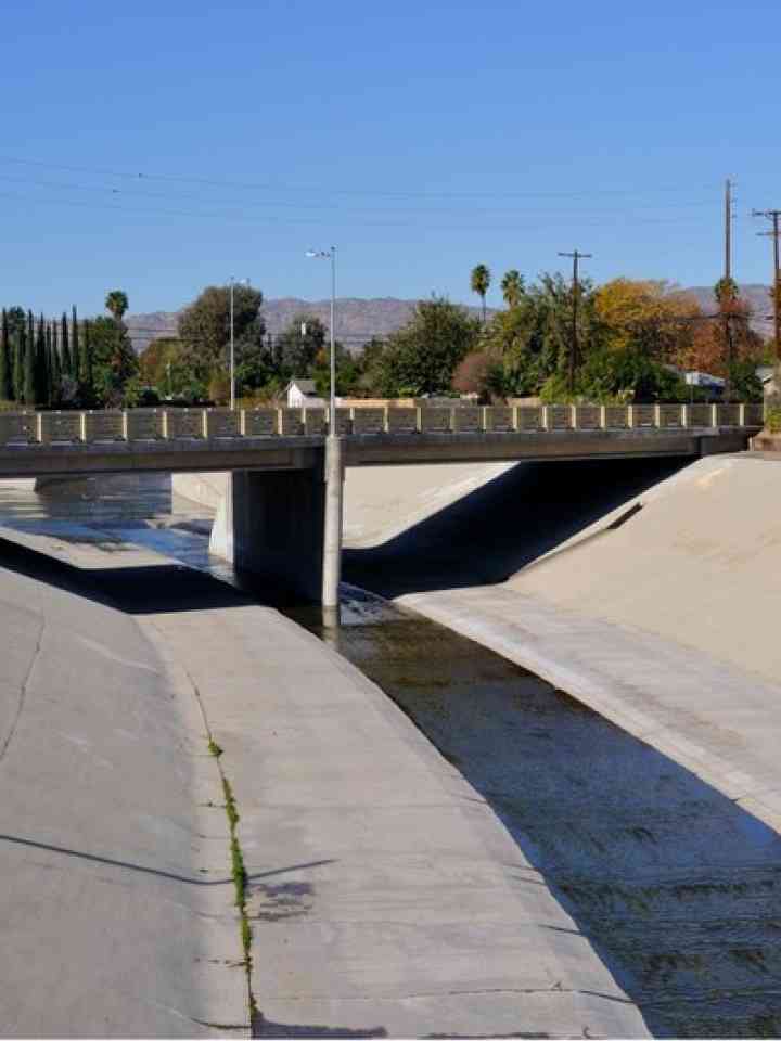Storm drainage channel for urban drainage