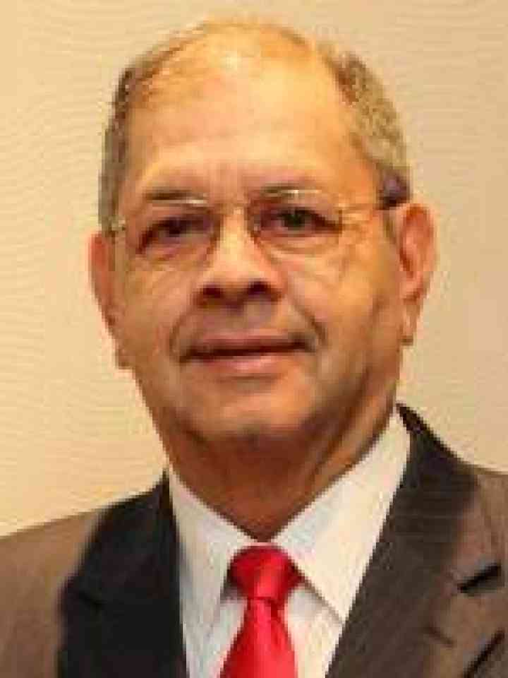 Roberto Leiva profile